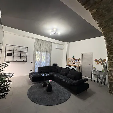 Black House * Prignano Cilento
